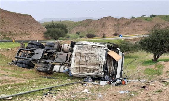 واژگونی تریلر در جاده سروآباد یک کشته برجای گذاشت