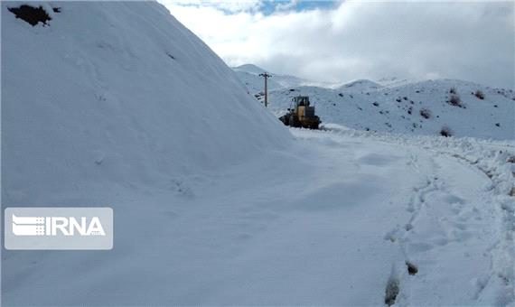 بارش سنگین برف راه ارتباطی 85 روستای کردستان را بست