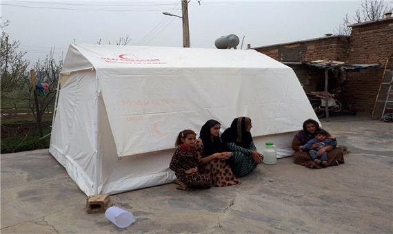 90 دستگاه چادر در مناطق زلزله‌زده مریوان توزیع شد