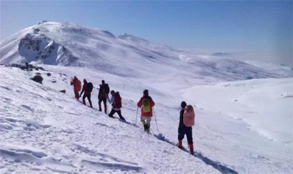 کوهنوردان ارتش به ارتفاعات زاگرس صعود کردند