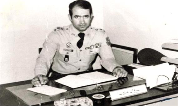 کدام فرمانده ارتشی با کمک حاج احمد متوسلیان ضد انقلاب را شکست داد؟