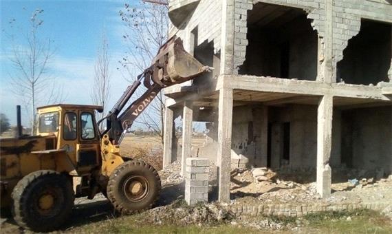 تخریب پنج باب ساخت و ساز غیرمجاز در منطقه حفاظت شده قروه