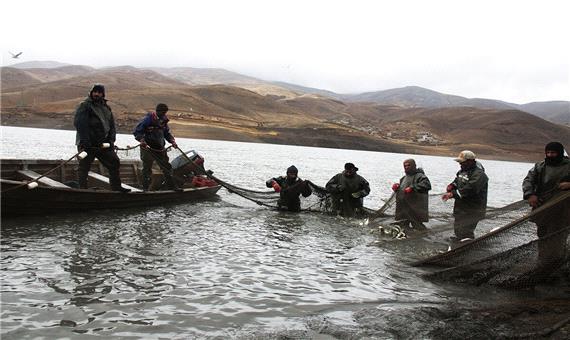 صید ماهی در منابع آبی کردستان آغاز شد