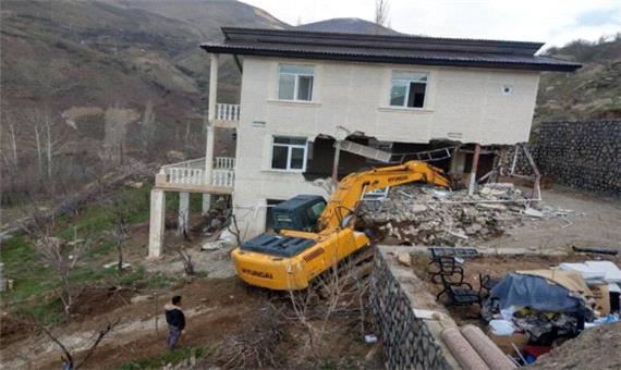 تخریب ساخت وساز‌های غیرمجاز در اراضی زراعی و باغات شهرستان کرمانشاه