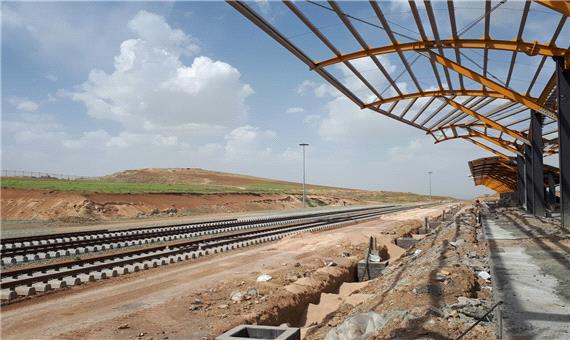 استاندار: ریل‌گذاری راه‌آهن همدان - سنندج تا 15 مهر به اتمام می‌رسد
