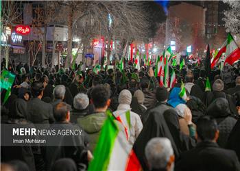 بزرگداشت 9 شهید دانشمند هستهای در تجمع مردم کرمانشاه