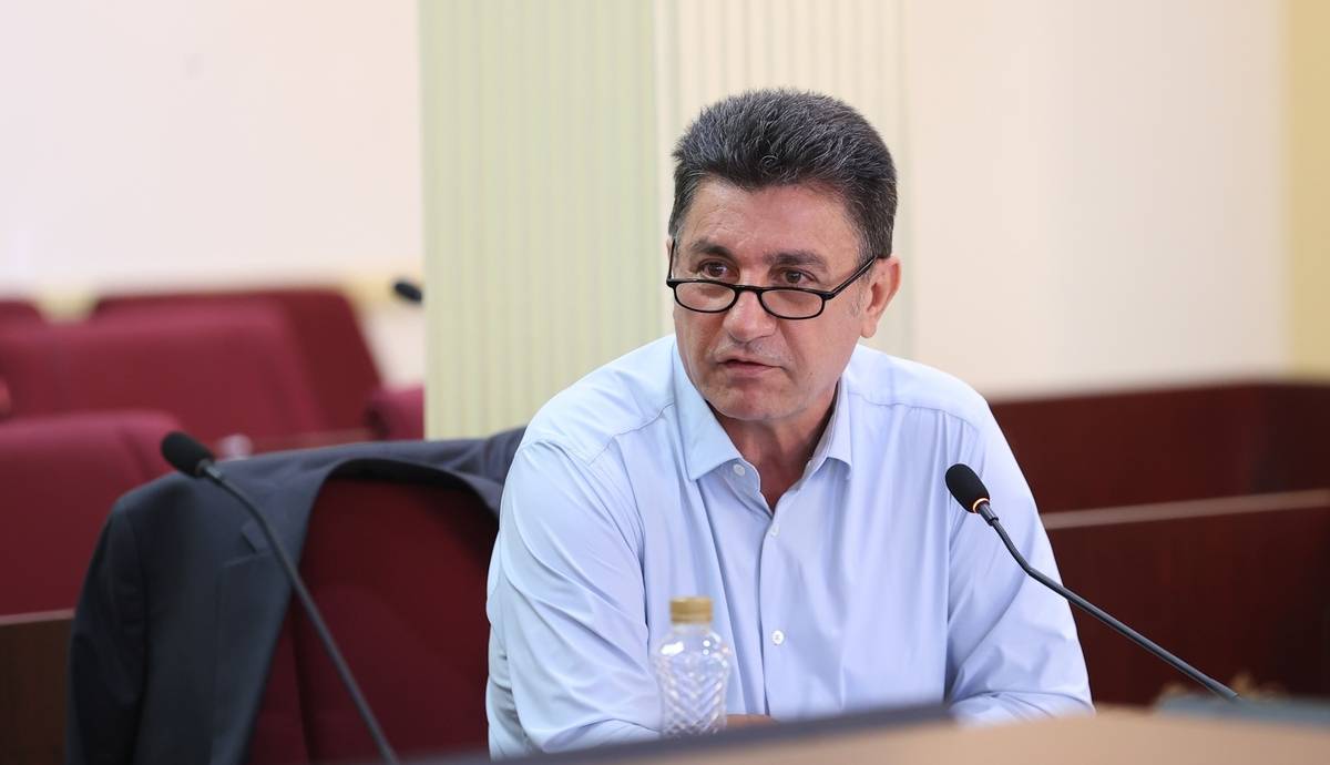 قلعه‌نویی: دنیامالی اشراف زیادی بر فوتبال دارد