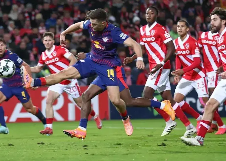 جایزه گلزنی از روی ضربات ایستگاهی؛ شکلات!