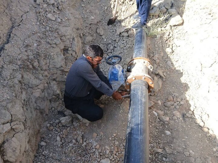 پایداری دوباره آب ۱۴ روستای صحنه پس از رفع شکستگی