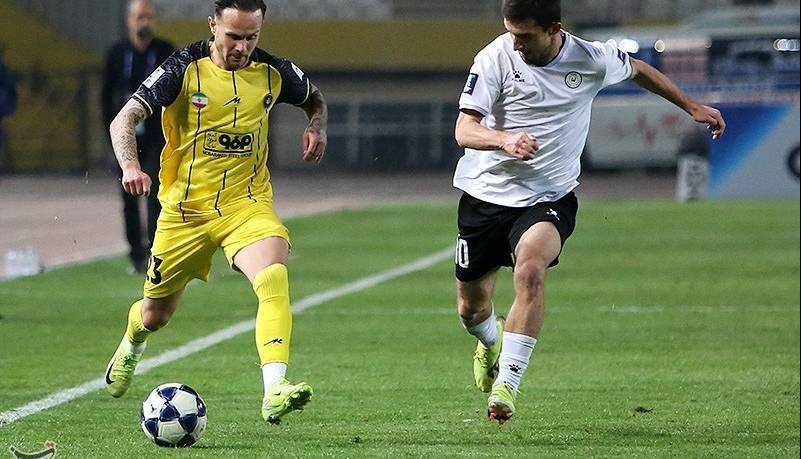 صعود و فرار سپاهان از شکست مقابل آخال با گل زیبای عسکری؛ این بار دقیقه ۶+۹۰ خوش‌یمن بود!