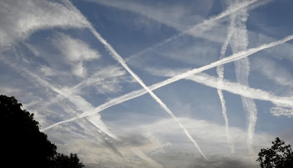 ماجرای ابرهای خطی امروز آسمان