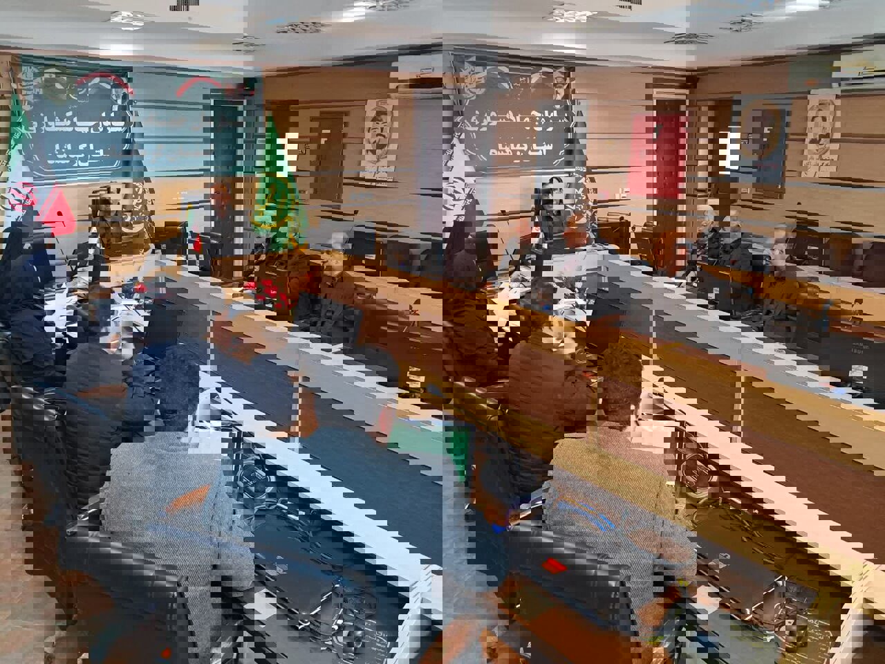 بررسی روند تأمین و توزیع نهاده‌های دامی و طیور در کرمانشاه