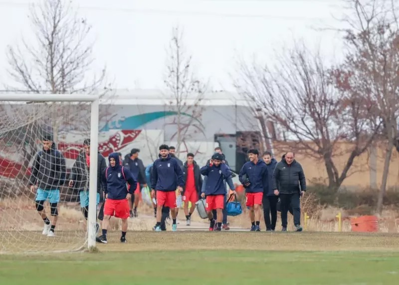 مخالفت با حضور ۸ بازیکن در تیم المپیک!