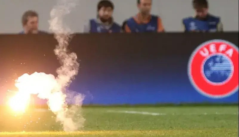 بارسا غرامت خواست؛ مجازات پرتاب مایعات مشکوک