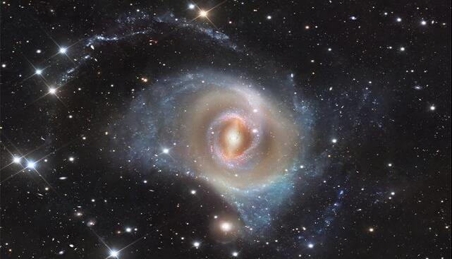 عکس روز ناسا از کهکشانی با ۳ حلقه