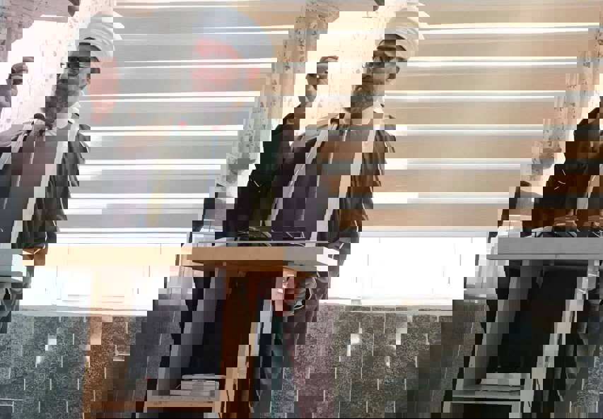 ماموستا محمدی:صبر و تقوا راهبرد قرآنی ملت‌ها دربرابر دشمنی استکبار است