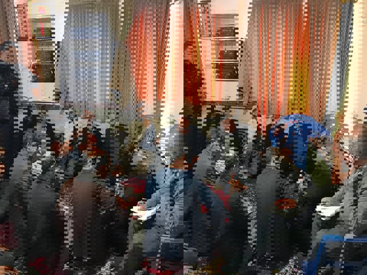 برپایی میز خدمت مردمی در روستای آساوله