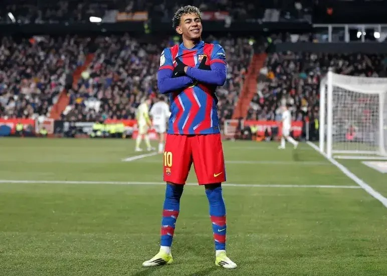 خاطرات تلخ یامال؛ پول پلی‌استیشن هم نداشتم