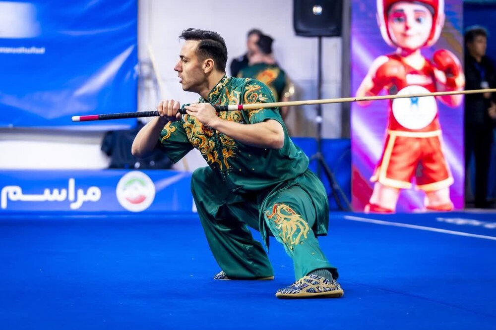 ووشوکار کردستانی روی سکوی دوم ووشو قهرمانی کشور ایستاد