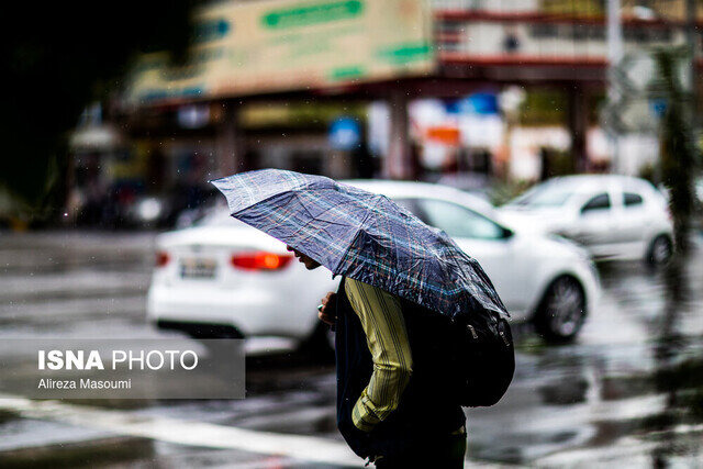 بارش برف و باران در راە کردستان
