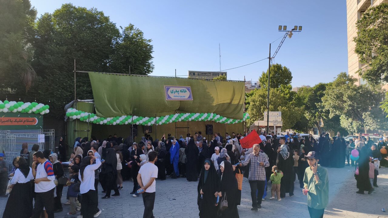 آغاز برگزاری مهمانی کیلومتری غدیر در کرمانشاه