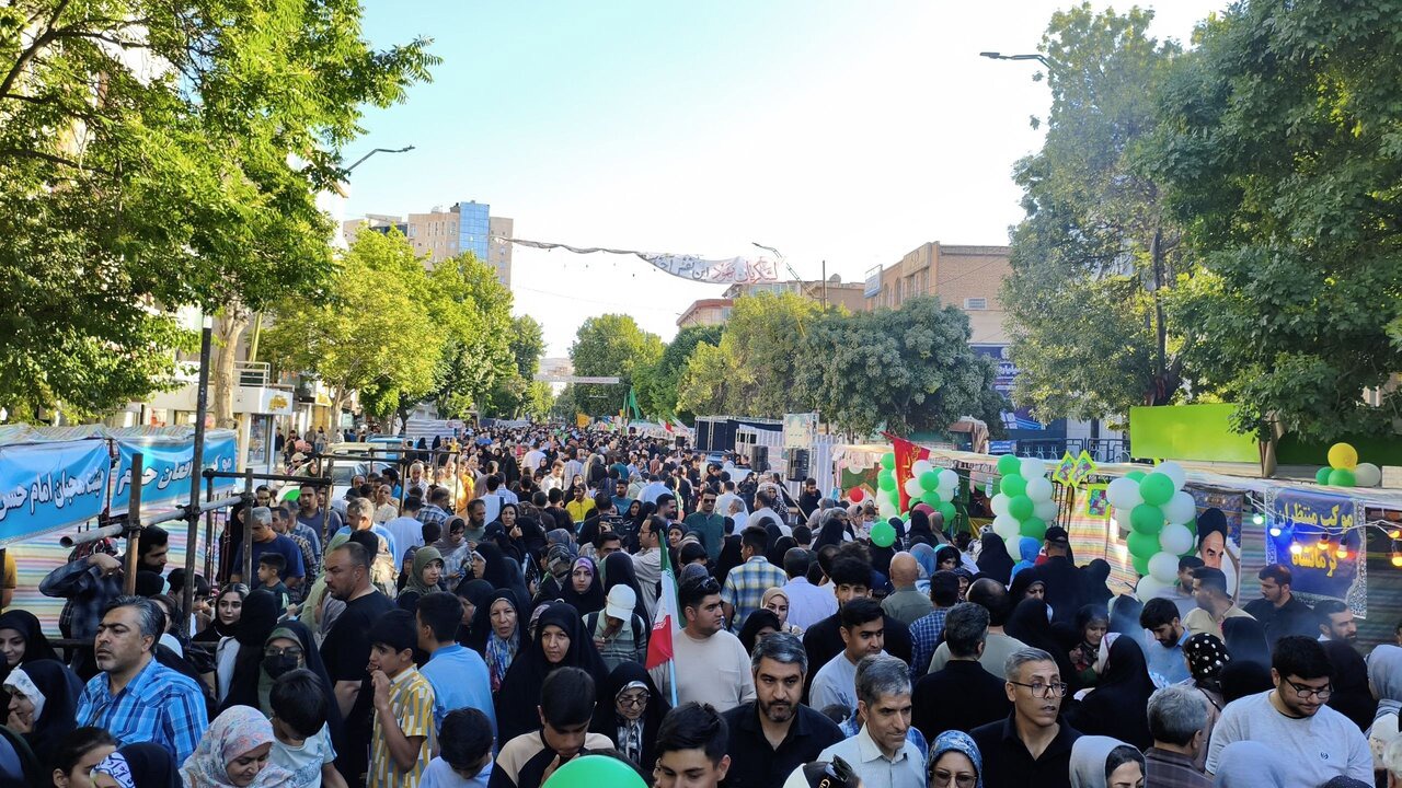 کرمانشاه غرق در شور غدیر؛ مهمانی کیلومتری ولایت برگزار شد