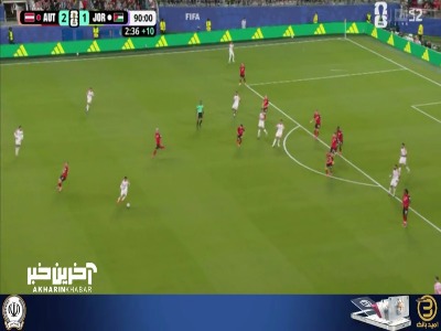 شوت علی عزیزه با اختلاف کم از کنار دروازه اشلاگر به بیرون رفت