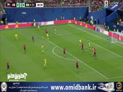 ضربه سر عجیب مهاجم چک در اولین موقعیت بازی