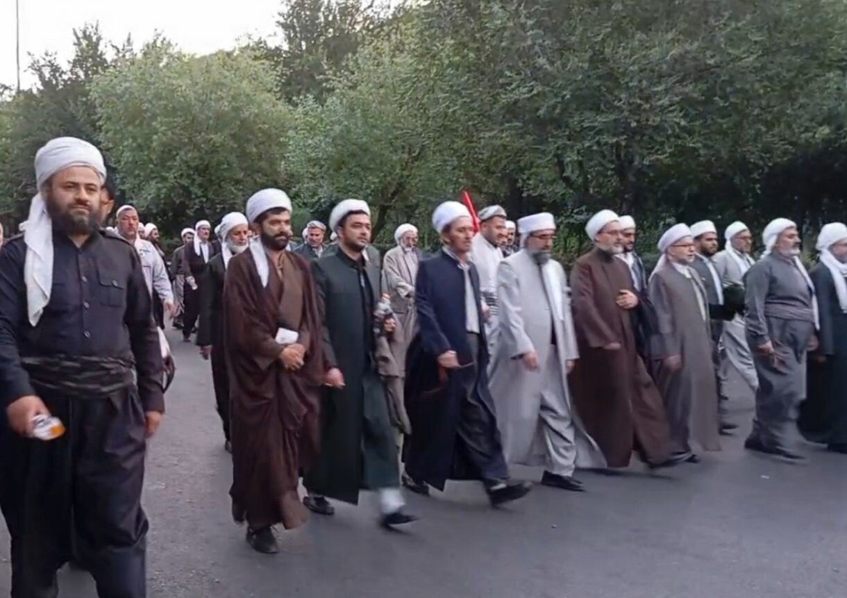 حضور پرشور عالمان دینی اهل سنت کردستان در آیین وداع با آقای شهید ایران