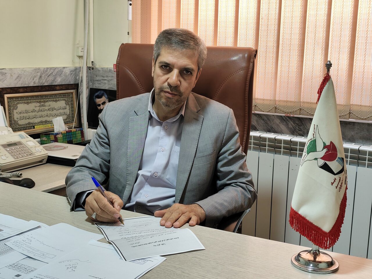 حضور خانواده‌های شهدا و ایثارگران کردستان در آیین‌ تشییع رهبر شهید