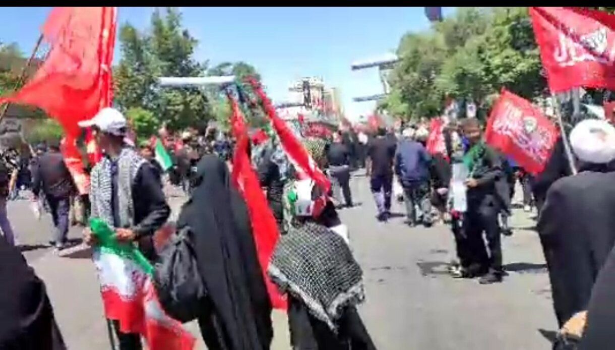 جابه‌جایی روان زائران در میان خیل جمعیت مشهد
