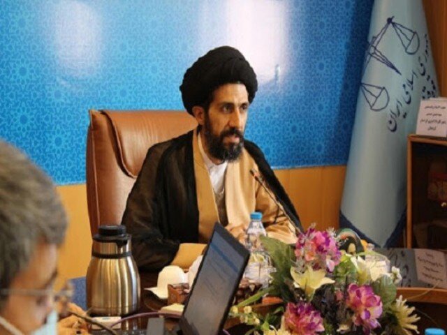بازداشت دو مدیر شهرداری سنندج در پی مرگ کودک ۳ ساله بر اثر حمله سگ‌ها