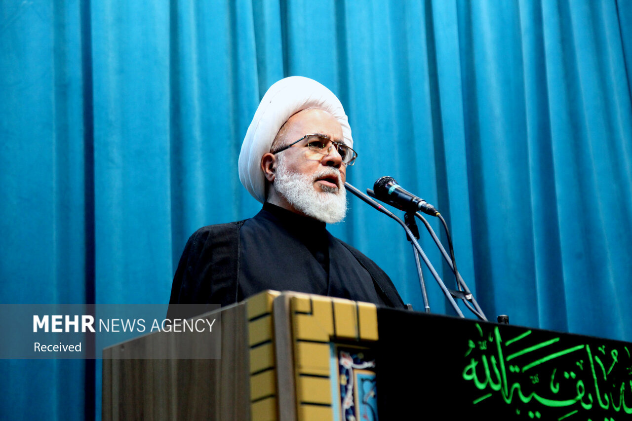 امام جمعه کرمانشاه: راه‌آهن خسروی بغداد گامی مهم برای آینده زائران است
