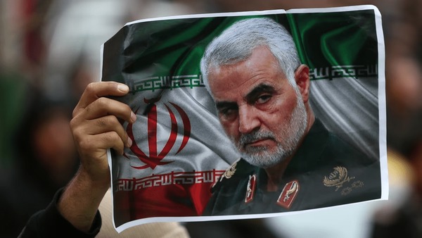 تلگراف: میراث سلیمانی آمریکا را در خاورمیانه رها نکرده است