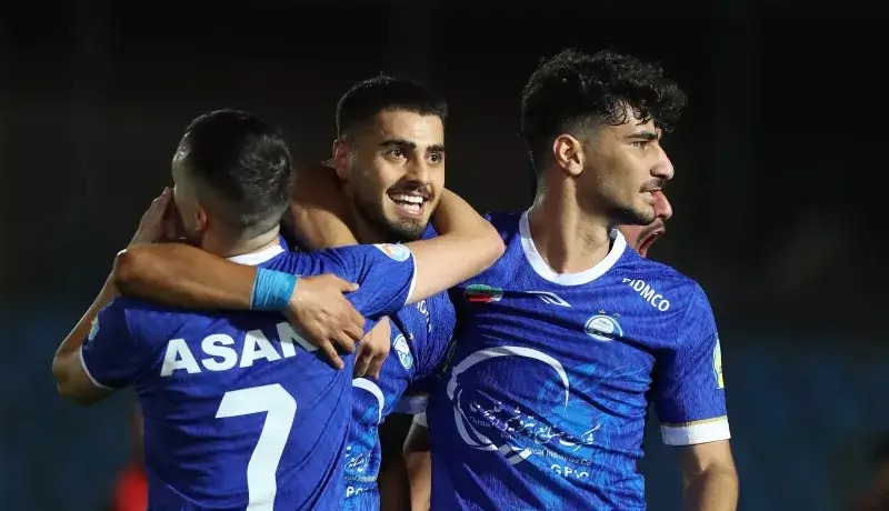 استقلال سه سال جوان‌تر از پرسپولیس!