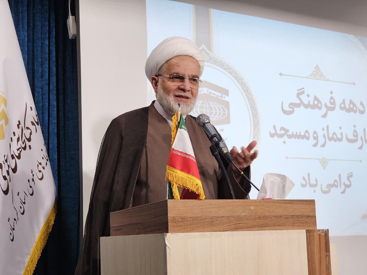 پورذهبی: آزادگان درس امید، صبر و استقامت به جامعه آموختند