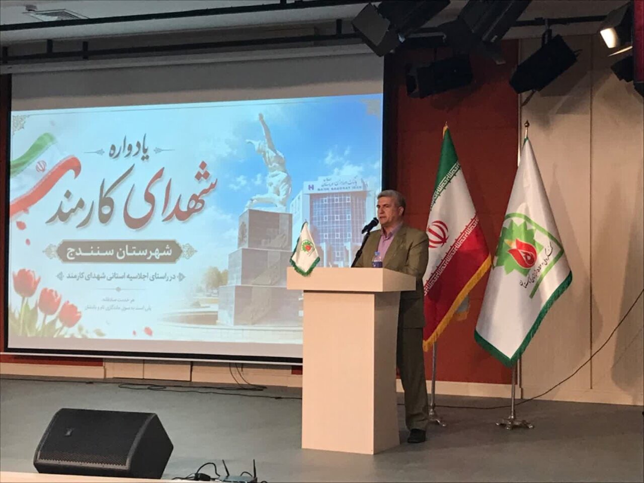 ورمقانی: فرهنگ ایثار و شهادت باید به نسل آینده منتقل شود