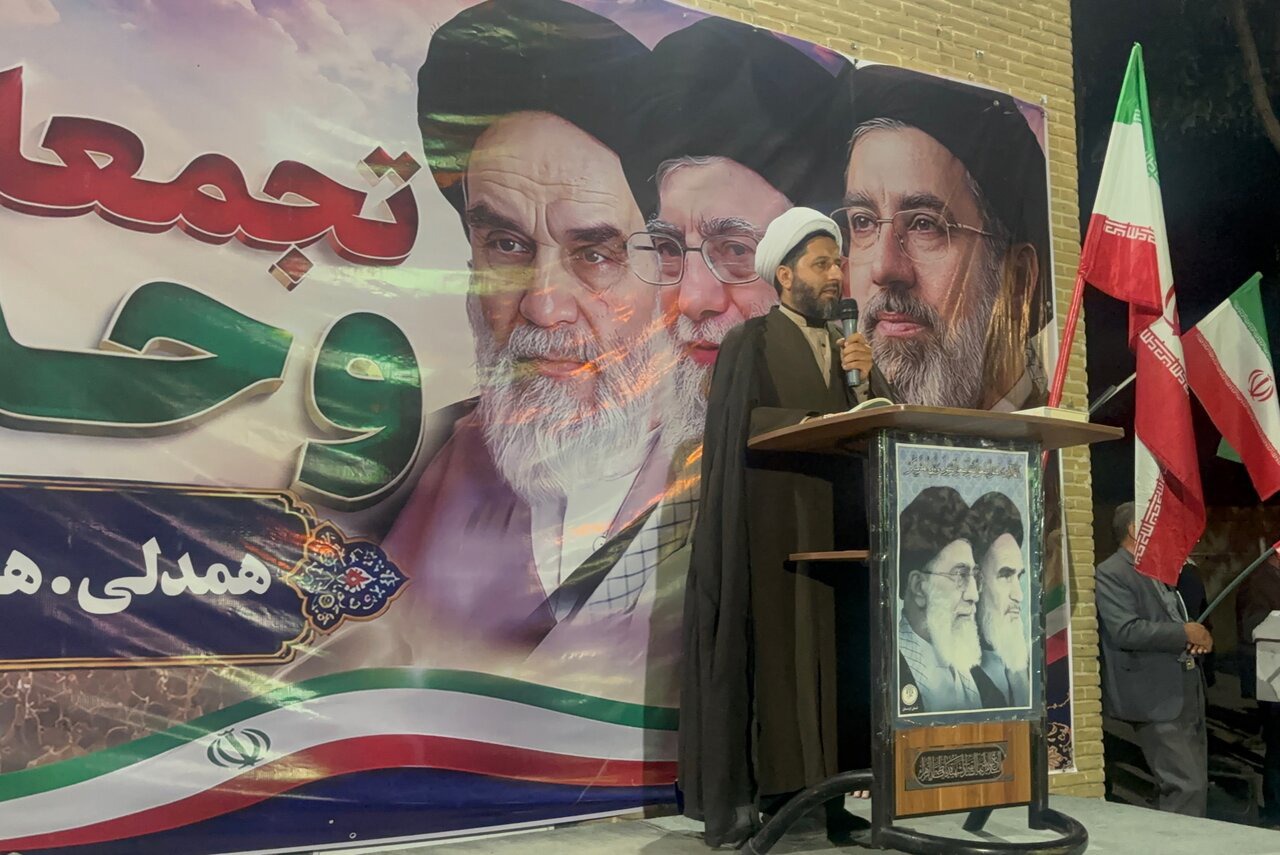 علم‌الهدی: حضور مردم در اجتماعات شبانه جلوه‌ای از کرامت اجتماعی است