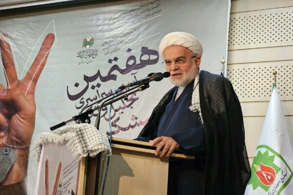 پورذهبی: شهدا با ایثار خود جامعه را از غفلت بیدار می‌کنند
