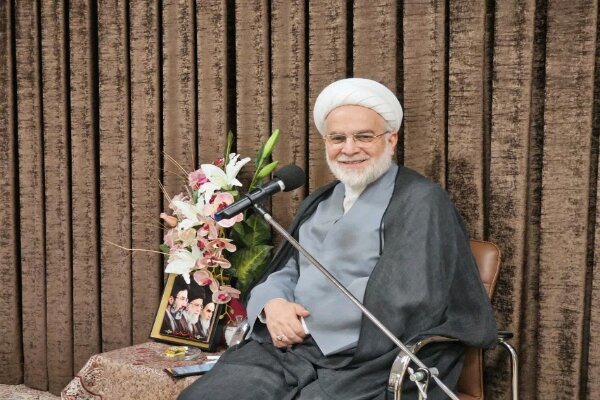 پورذهبی: تقویت هویت ملی و توجه به جوانی جمعیت در دستور کار باشد
