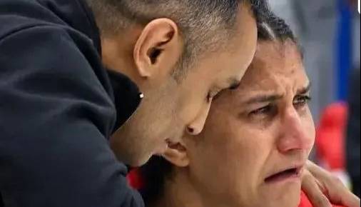 ‫عجیب‌ترین اتفاق ناگویا؛ ۷۰۰ گرم مدال طلا را به باد داد!