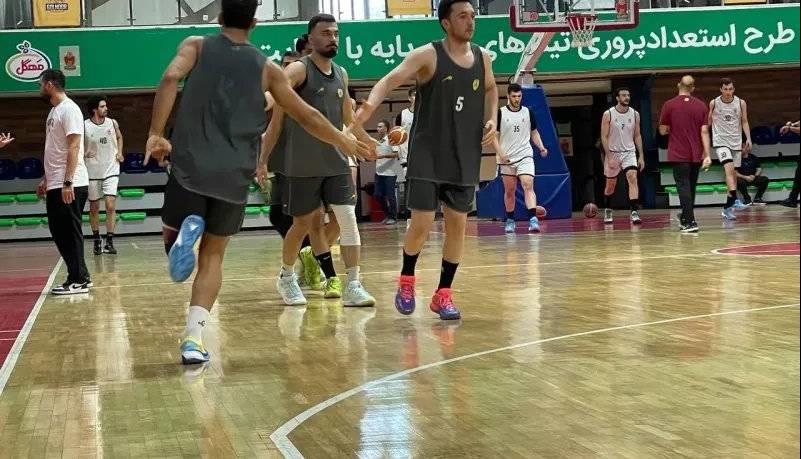 طبیعت و نفت آبادان برنده روز اول پیش‌فصل!