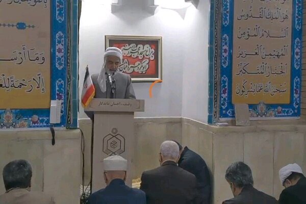 ماموستا رستمی: شایسته‌سالاری و رفع موانع اقتصادی در اولویت مدیران باشد