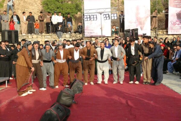 غار کرفتو میزبان دومین جشن مهرگان کردستان شد