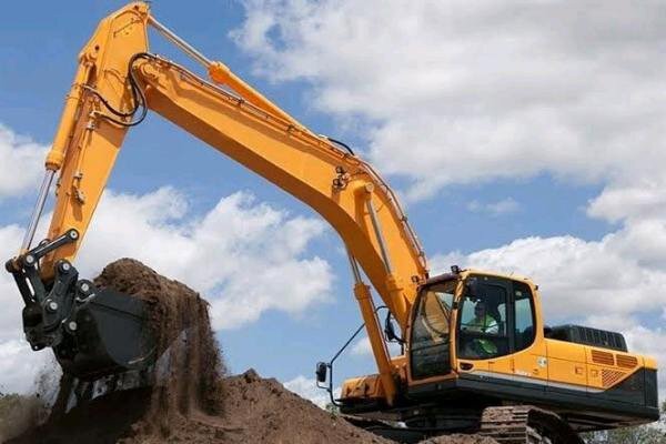 توقیف بیل مکانیکی برداشت غیرمجاز مصالح رودخانه‌ای در قروه