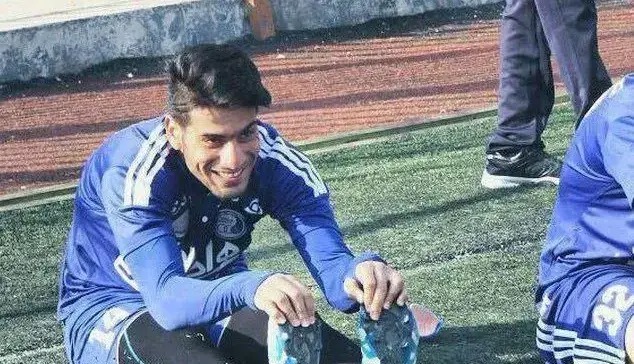 واکنش مدافع پرسپولیس به عکس با لباس استقلال!