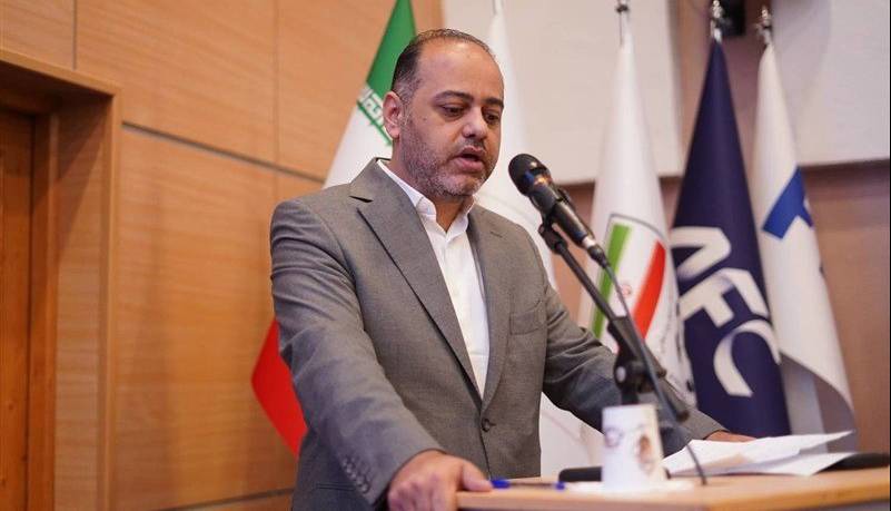 مومنی: فدراسیون امارات قول پیگیری مجوز پرواز تراکتور را داد