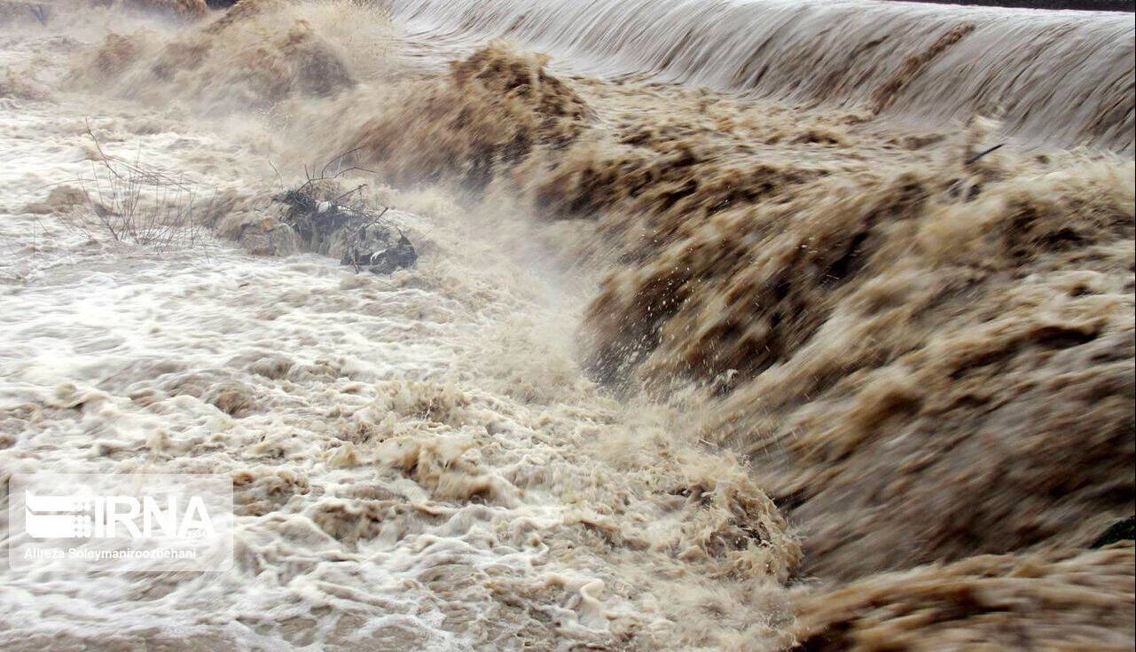 سیل مسیر فرعی مظفرآباد در جنوب کرمان را بست