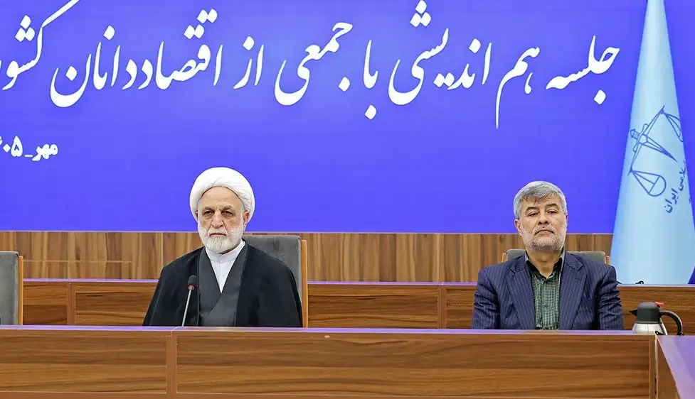 اژه‌ای:در حیطه‌ی مسائل اقتصادی، نمی‌توان کمبود‌ها و کاستی‌ها را متوجه یک دولت کرد