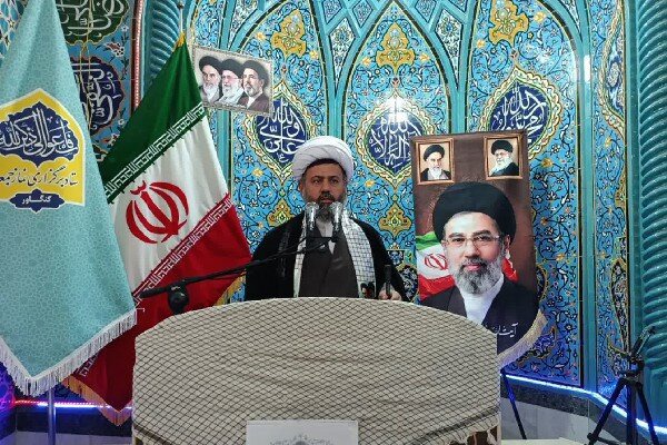 امام جمعه کنگاور: دخالت در انتصابات، مدیریت کشور را تضعیف می‌کند